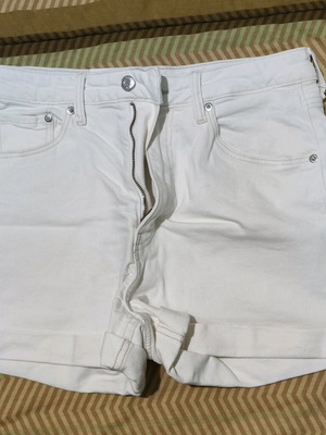 H&M beige high-waisted denim shorts size 40 new with tags