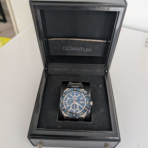 Quantum men's watch blue and black with metal bracelet like new