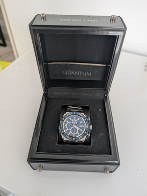 Quantum men's watch blue and black with metal bracelet like new