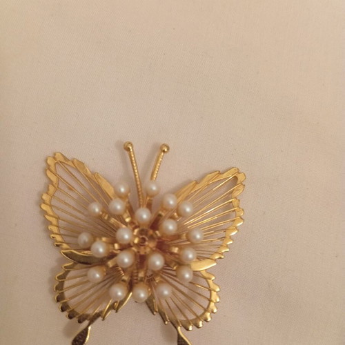 Monet vintage butterfly brooch like new