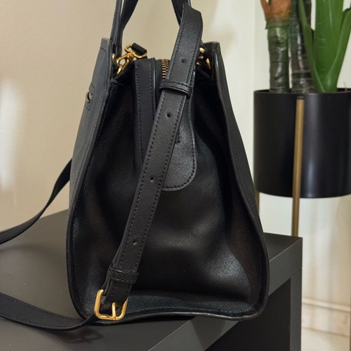 Marc Jacobs black shoulder bag like new