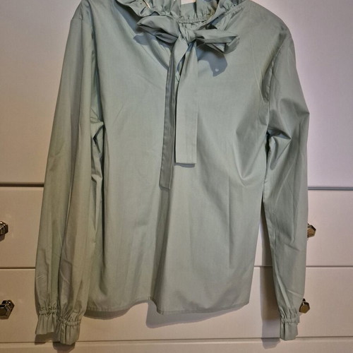 Chaton women's shirt like new, pistachio color