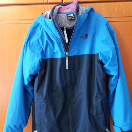 North Face jacket kids like new, size large, blue