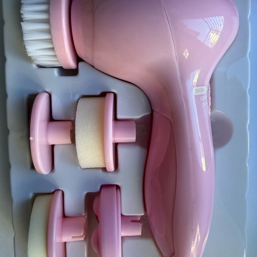 Facial cleansing device new (dust+cream)