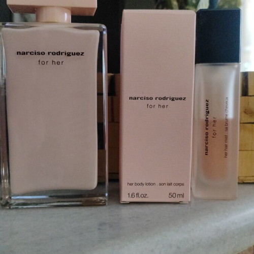 Narciso Rodriguez for Her Eau de Parfum gift set like new, 100 ml