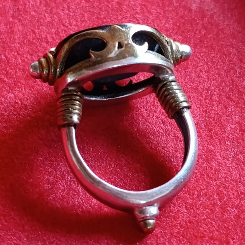 Silver ring with large black onyx oval cut used