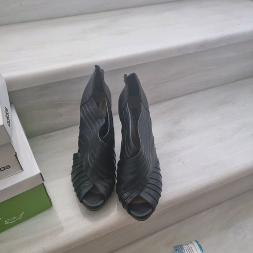 Women's heels in good condition, size 38, pack