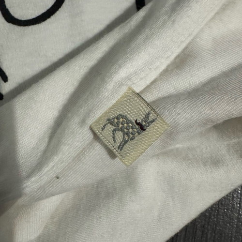 Stella McCartney T-shirt used with 5 patches for ages 4-5