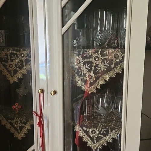 Furniture like new with glass panes and lacquered shelves