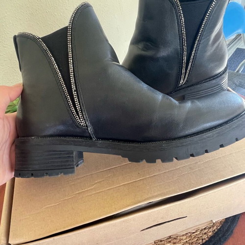 Black boots size 38 like new