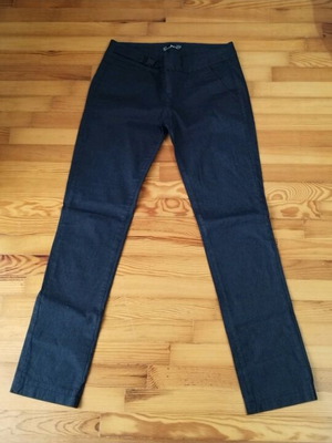 Black pants like new with thin white stripes, size XS