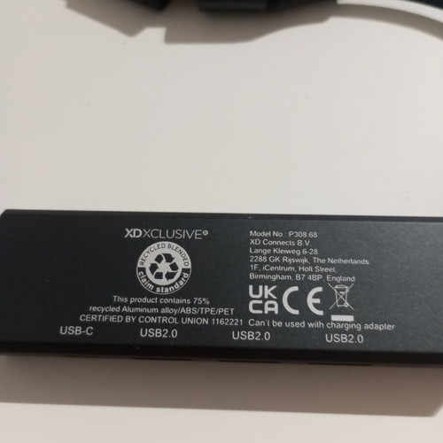 USB hub with 3 USB ports and 1 Type-C fast charge