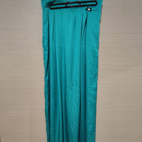 Women's clothing bundle like new, 2 denim shorts, skirts, jumpsuit L