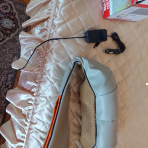Neck Massager with Heating Effect like new