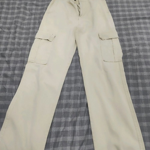 Cargo Stradivarius 38 beige size 8 in excellent condition with box
