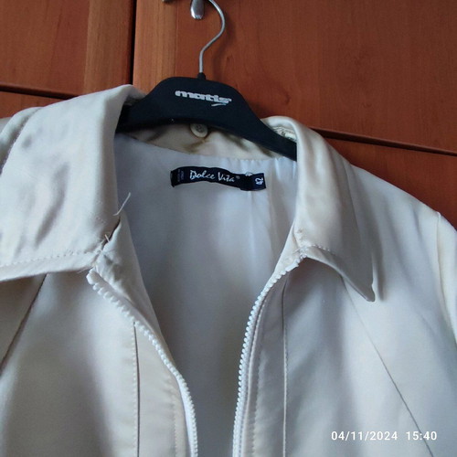 Satin beige coat like new, very good quality