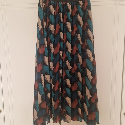 Pleated skirt one size multicolor like new