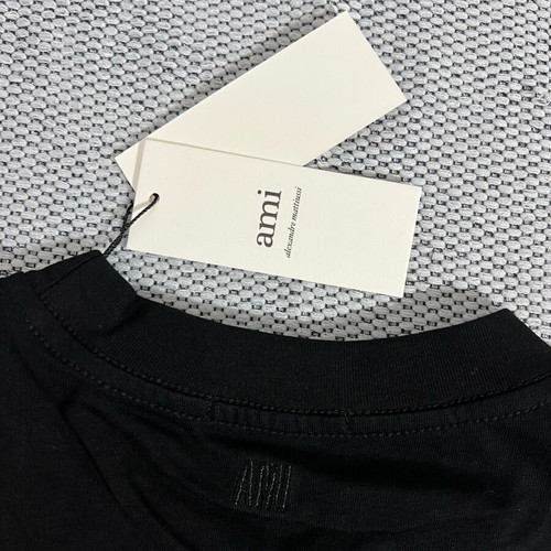 Ami Tee Large new, black and red