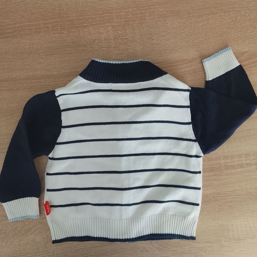 Sam knitted jacket with zipper for 9-month-old boy like new