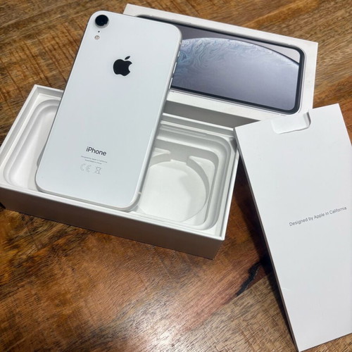 Apple iPhone XR 64 GB white like new with new battery