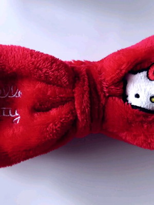 Hello Kitty Red Makeup Removal Headband like new