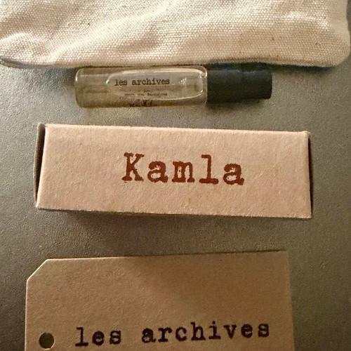 Les Archives Kamla 2ml Eau de Parfum επίσημο τεστερ καινούργιο