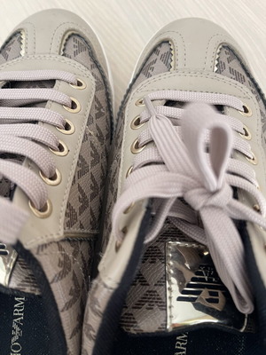 Emporio Armani sneakers σαν καινούργιο, μπεζ, νούμερο 38