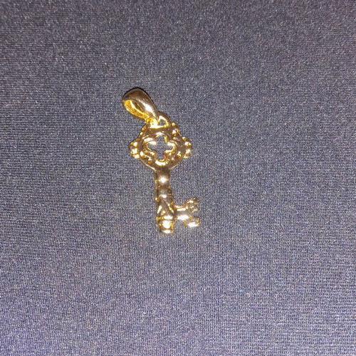 Key pendant gold plated, dimensions 3.4×1.4 cm