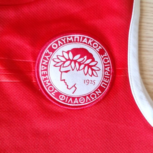 Authentic Olympiakos Puma T-shirt (Small)