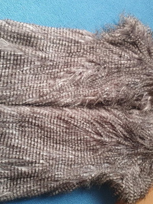 Fur vest like new, size M, black and gray