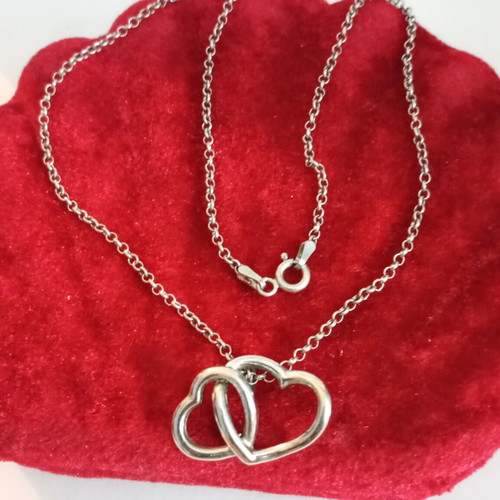 Silver necklace 925 hearts like new