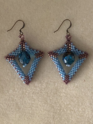 Handmade geometric earrings with Miyuki beads and blue crystal