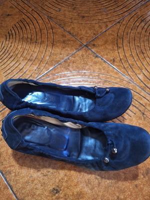 Tod's low heels like new, blue, sizes 39-40