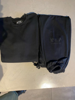 Moyà black sportswear size M in excellent condition