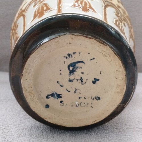 Ceramic vase Dona from Vietnam like new with floral motifs