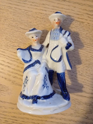 Decorative porcelain figurines used, marquis and marquise