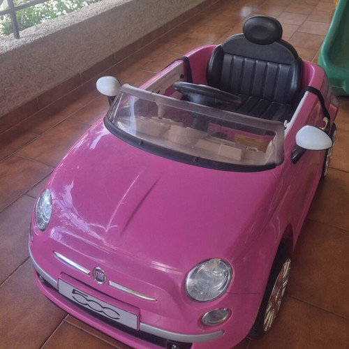 Fiat electric toy car like new with remote control