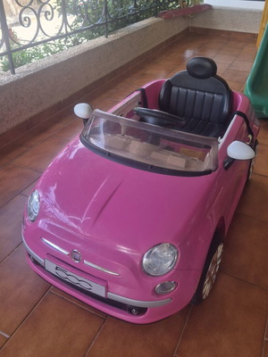 Fiat electric toy car like new with remote control