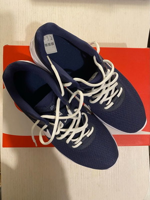 Nike Révolution 6 DC 3728-401 athletic shoes like new, size 43, blue