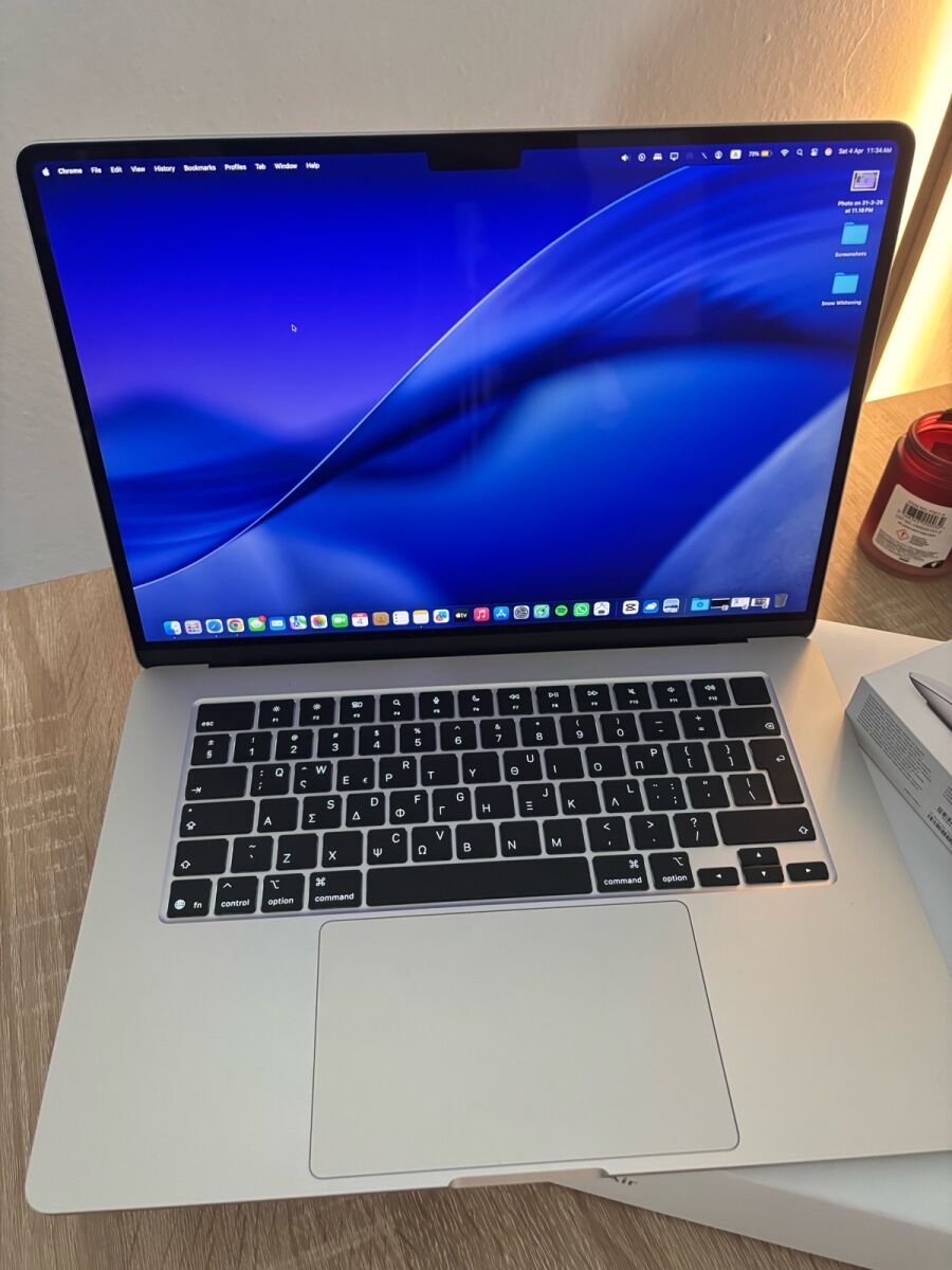 MacBook Air 15” m4 chip like new with… - € 1.350,00 - Vendora.cy