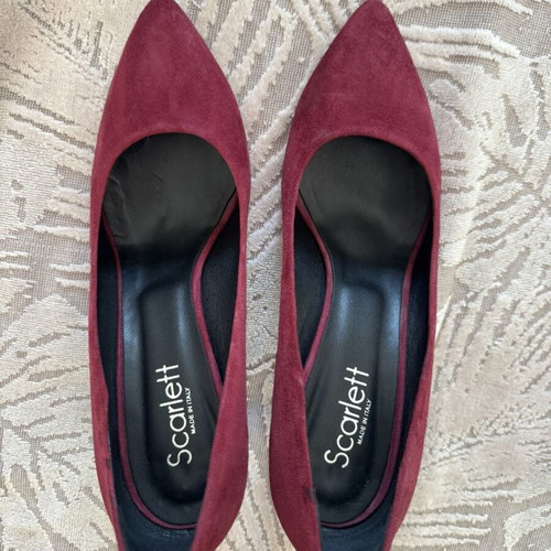 Scarlett women's pumps size 40 made in Italy like new, suede leather