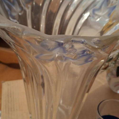 Decorative vase with design 30 centimeters used