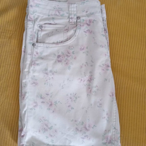 Benetton bermuda multicolor like new, size S-M
