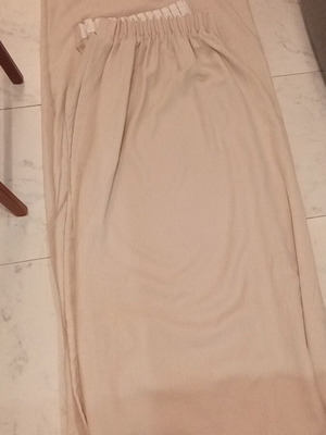 Curtain like new, height 2.85m, width 1.50m gathered