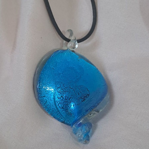 Handmade glass Murano-style pendant like new with floral motifs
