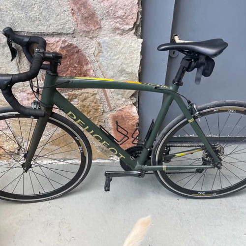 Peugeot road bike, 700c, with gears