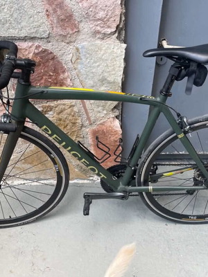 Peugeot road bike, 700c, with gears