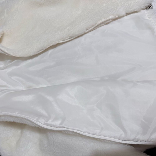White women's fur coat like new, size 38-40
