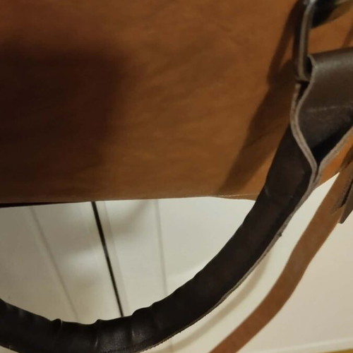 Medium bag like new, brown-red with multiple compartments