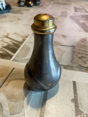 Oneida metal pepper shaker used, 9 cm, plated
